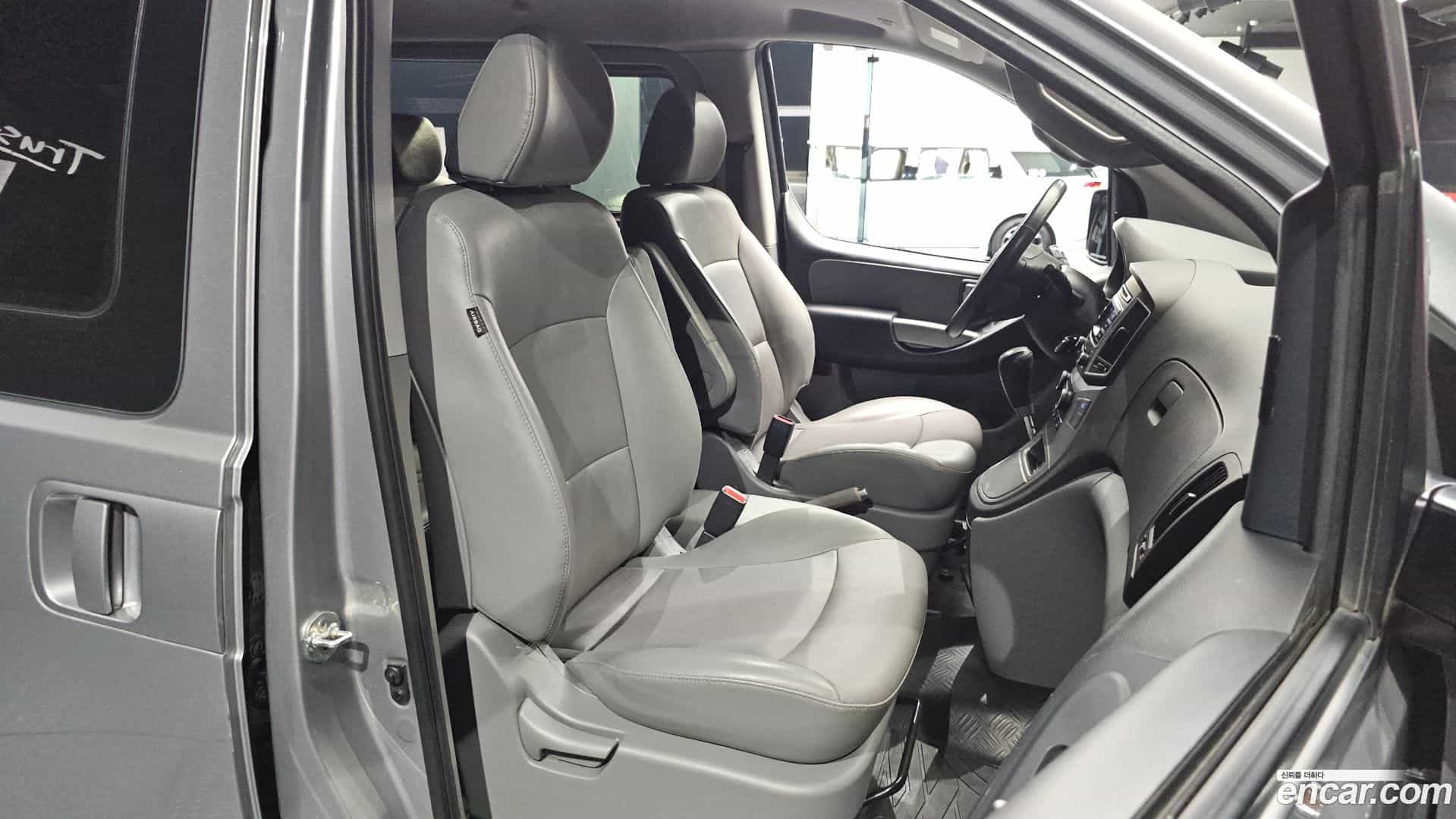 Starex Hyundai 2018.9-OPTION-015