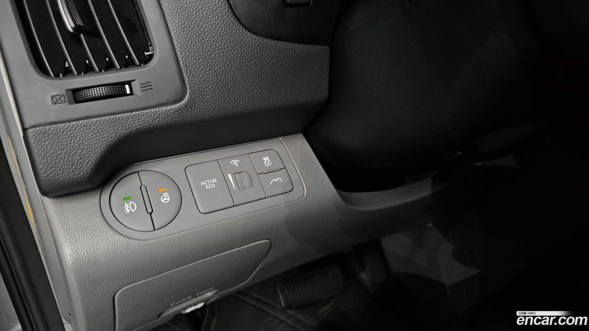Starex Hyundai 2018.9-OPTION-021