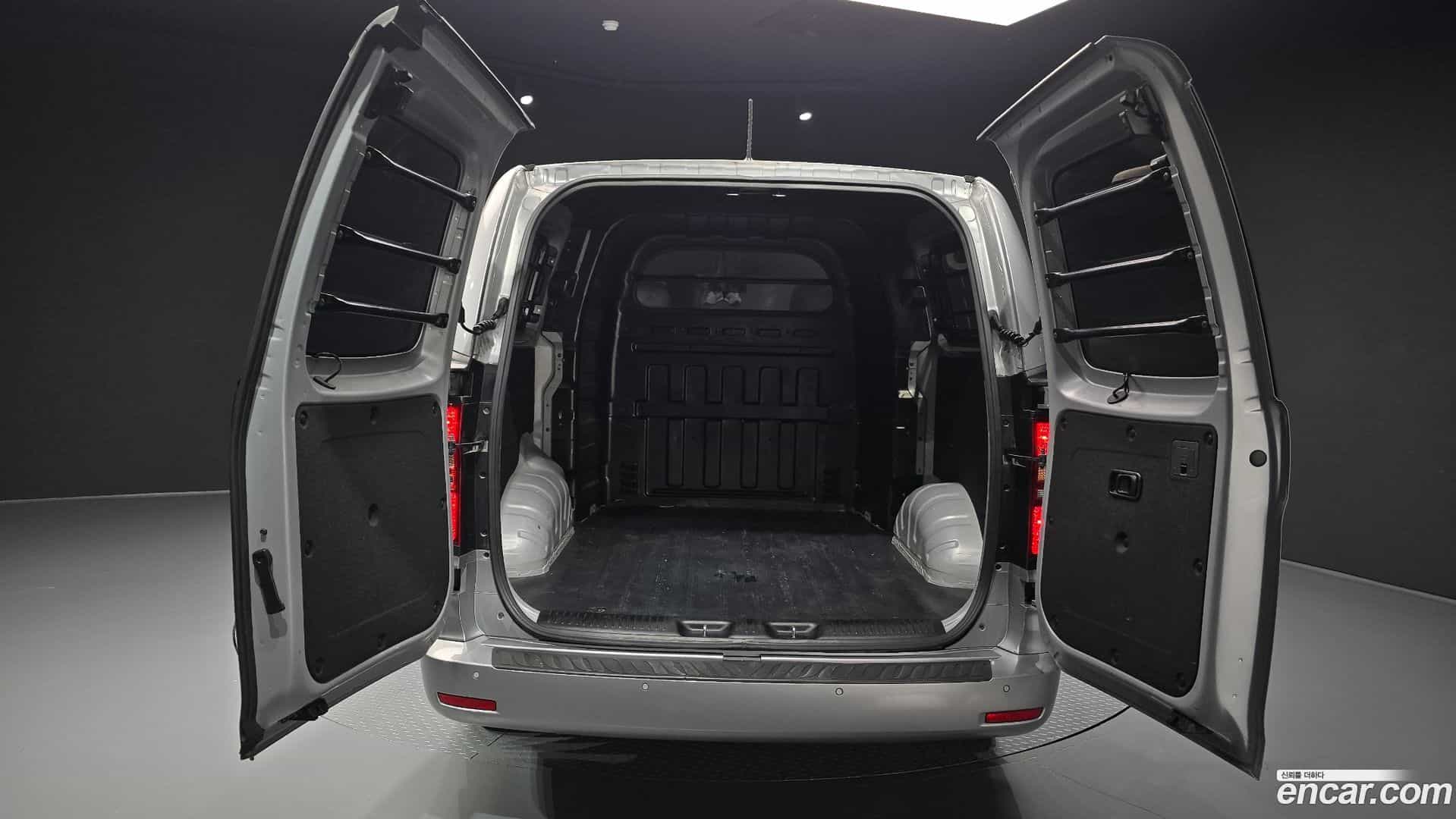 Starex Hyundai 2018.9-OPTION-024