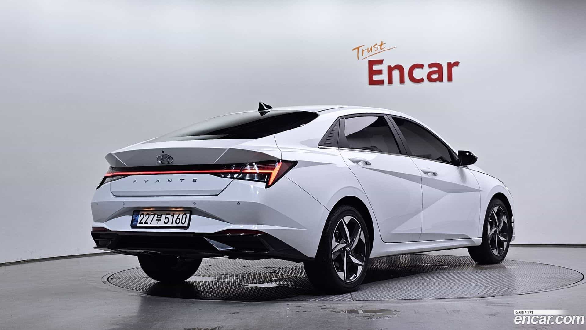 AVANTE Hyundai 2022.0-OUTER-002