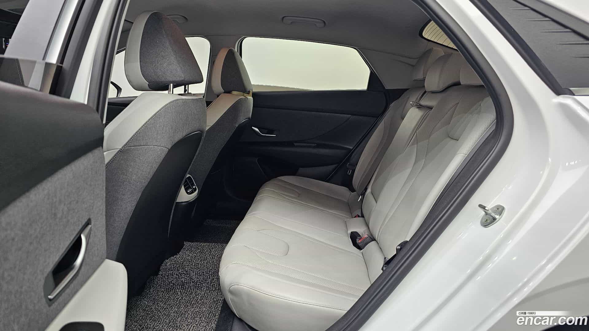 AVANTE Hyundai 2022.0-OPTION-015