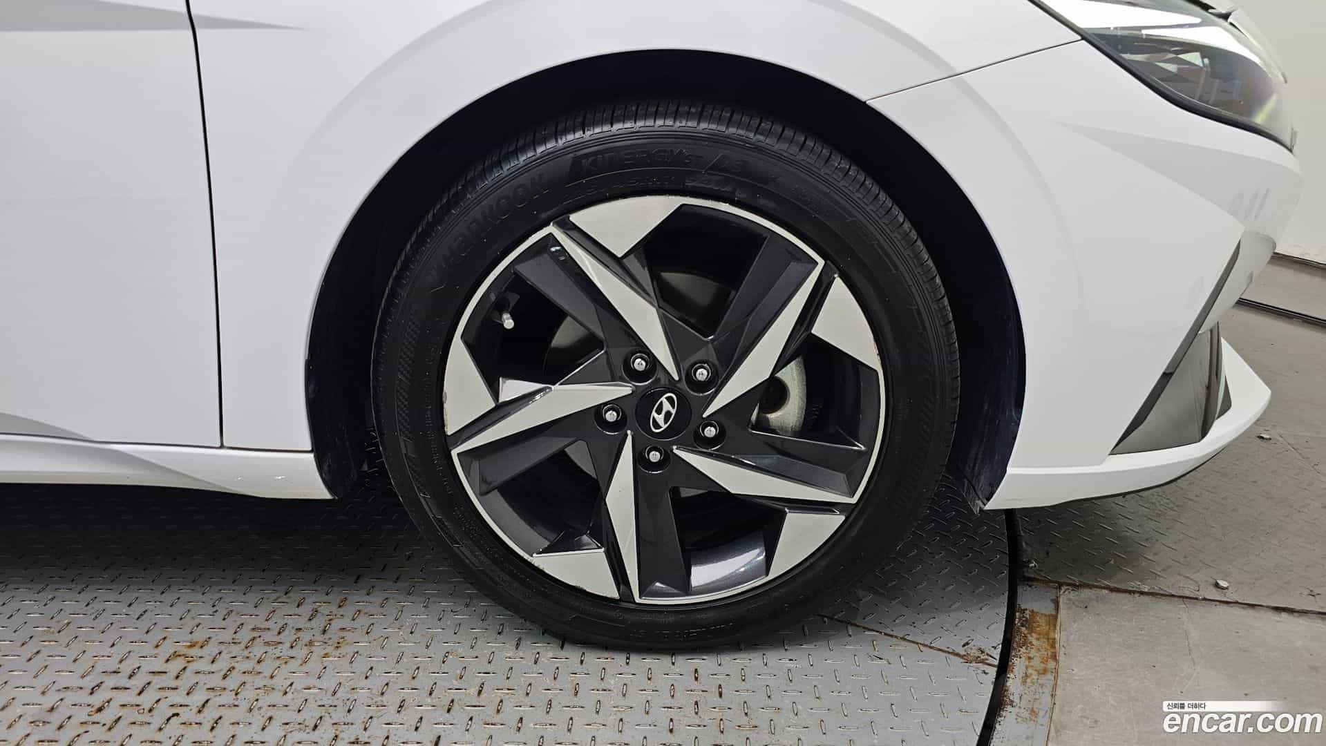 AVANTE Hyundai 2022.0-OUTER-031