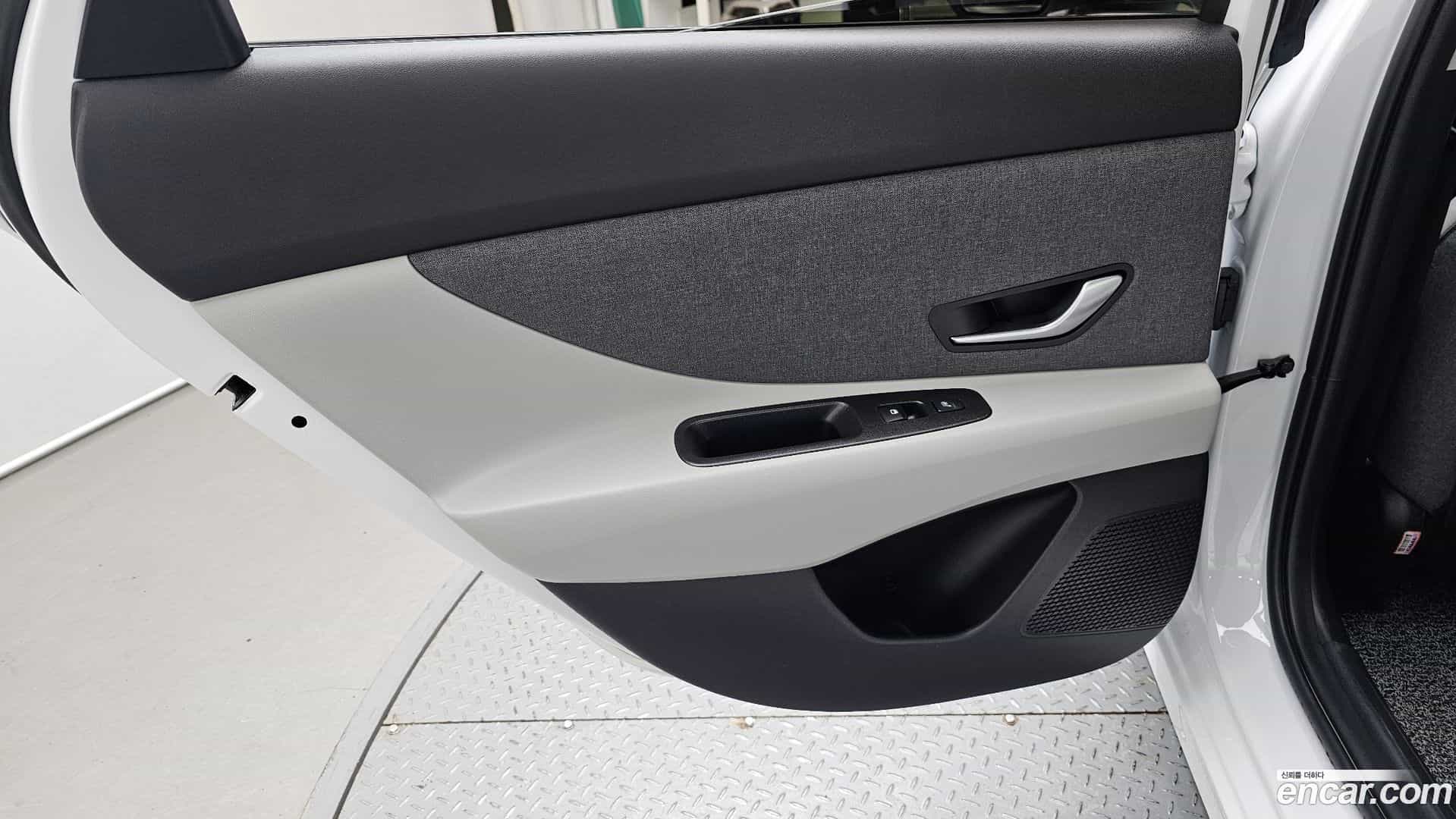 AVANTE Hyundai 2022.0-INNER-035