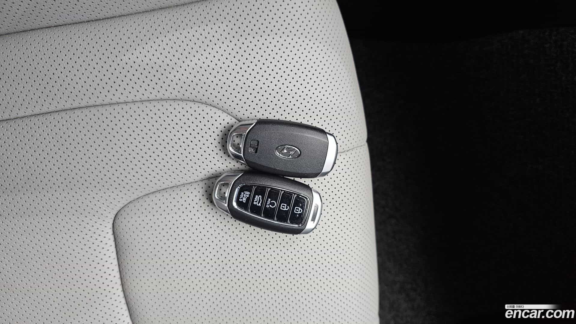 AVANTE Hyundai 2022.0-OPTION-043