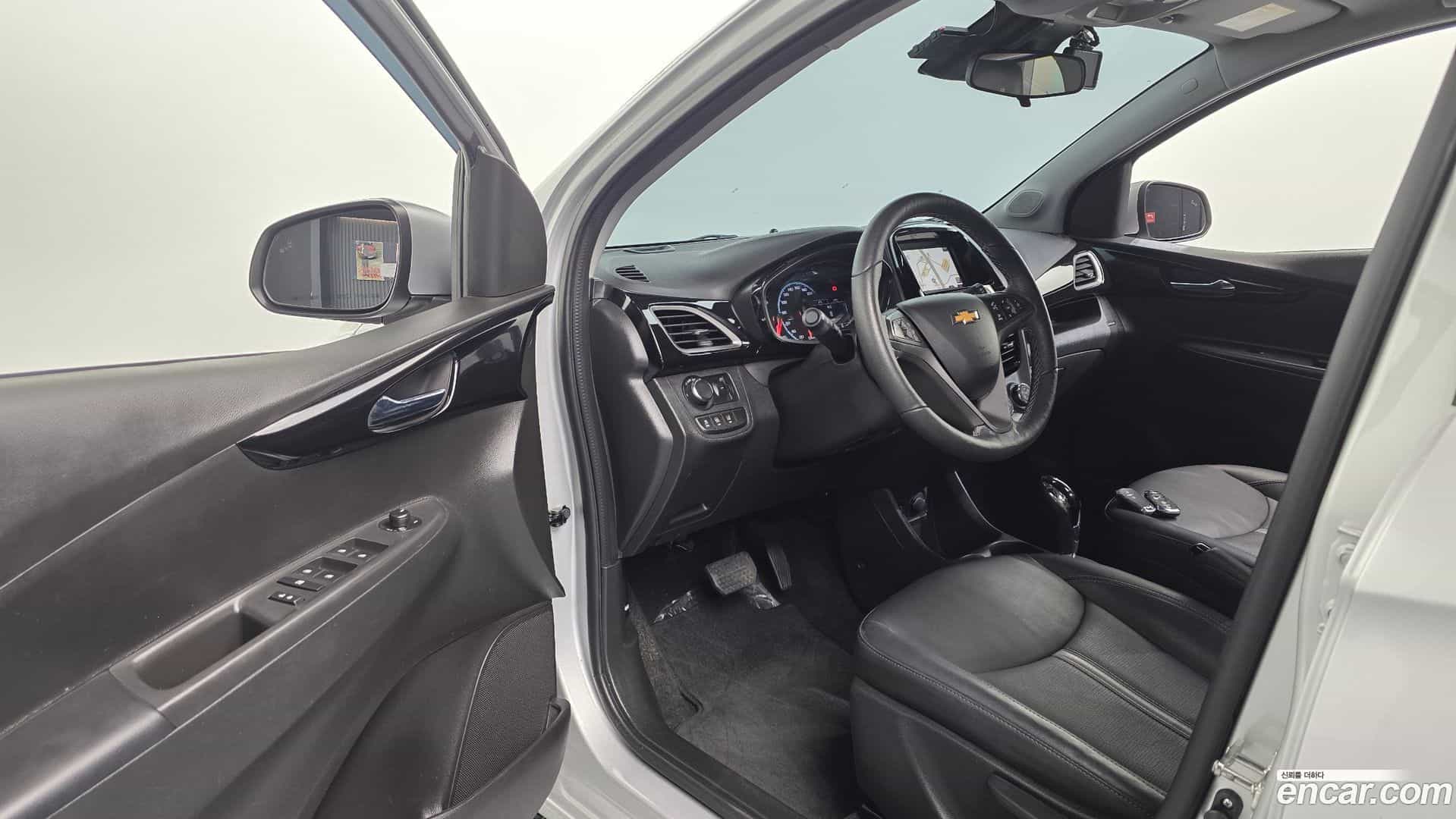 Spark Chevrolet 2021.10-INNER-010