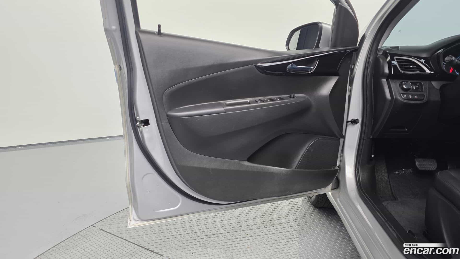 Spark Chevrolet 2021.10-INNER-034