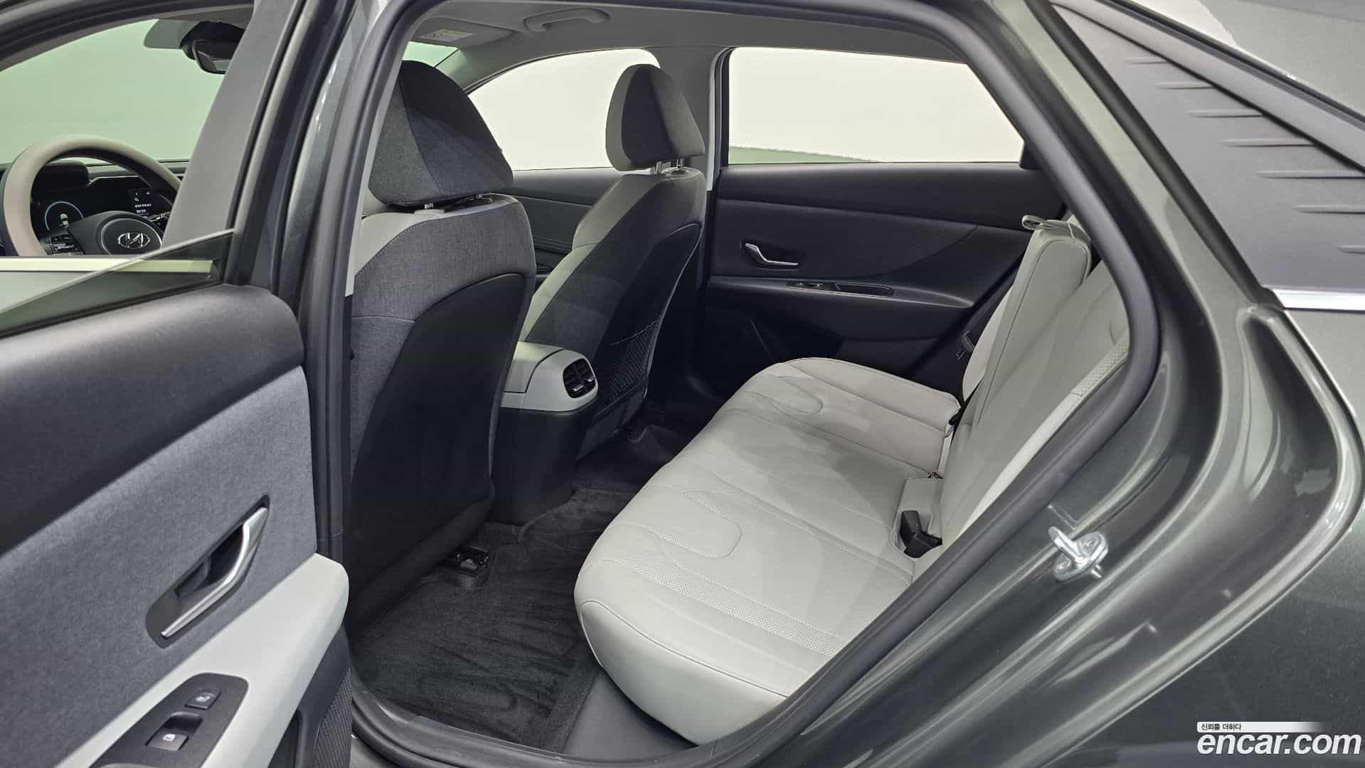 AVANTE Hyundai 2021.4-OPTION-016