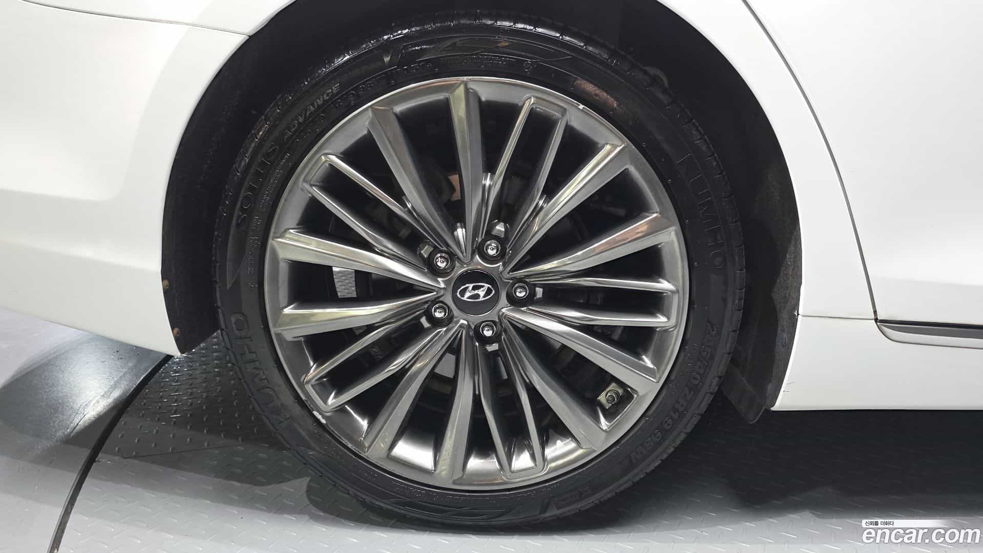 Grandeur Hyundai 2018.9-OUTER-005