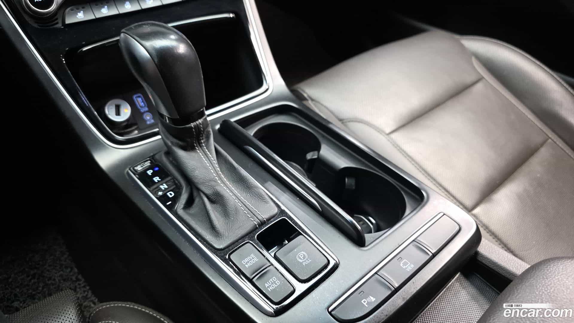Grandeur Hyundai 2018.9-INNER-009
