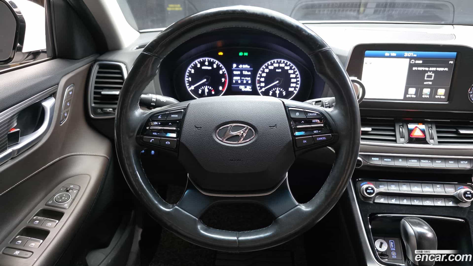 Grandeur Hyundai 2018.9-OPTION-017