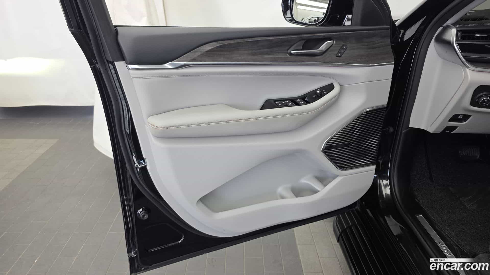 Cherokee Jeep 2022.11-INNER-034