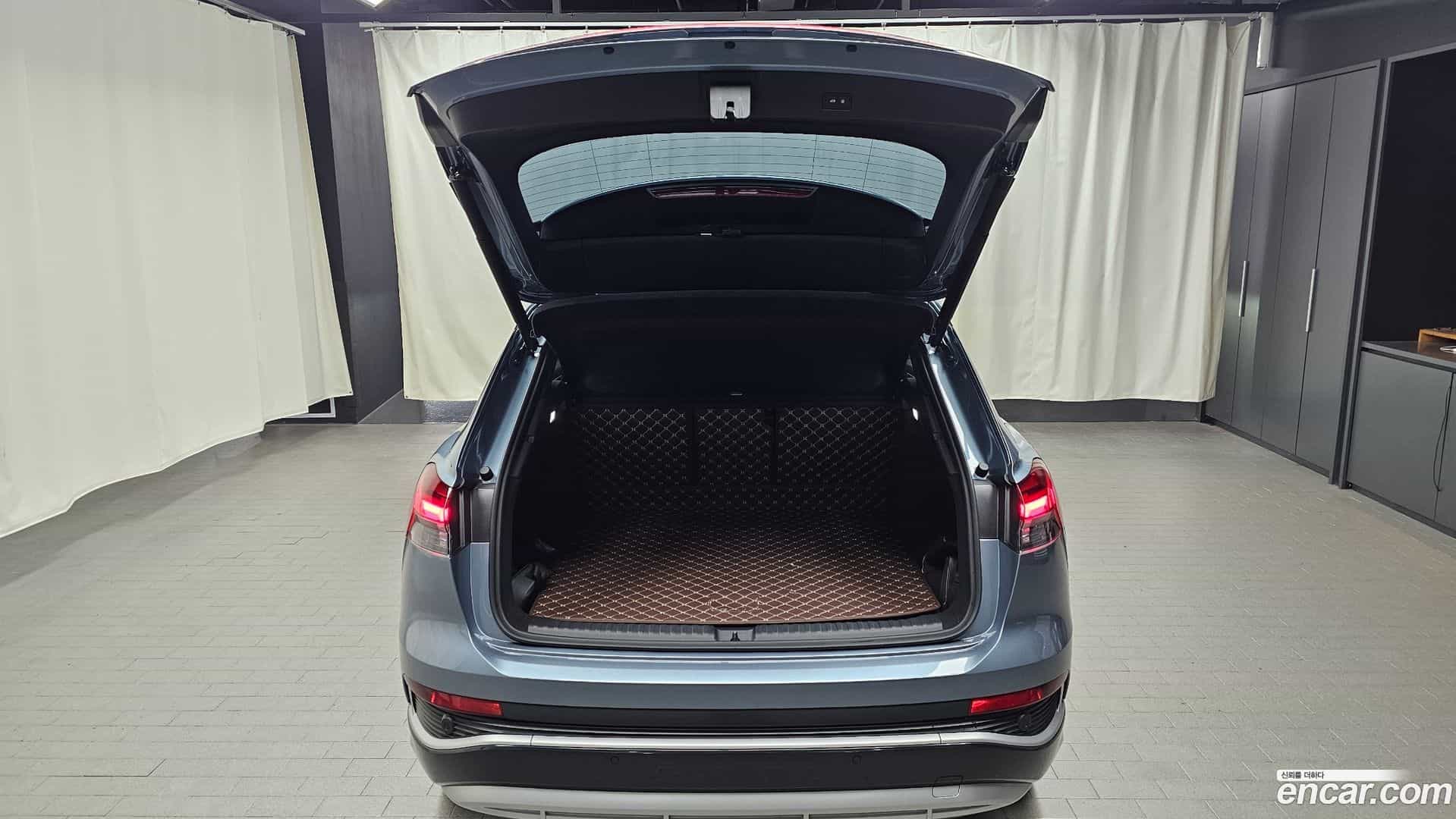 Q4 e-tron Audi 2022.8-OPTION-021