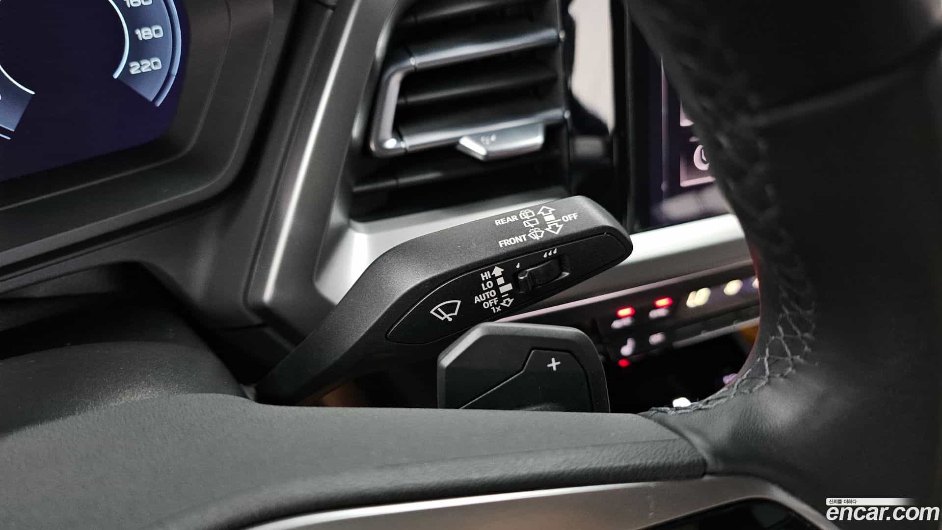 Q4 e-tron Audi 2022.8-OPTION-024