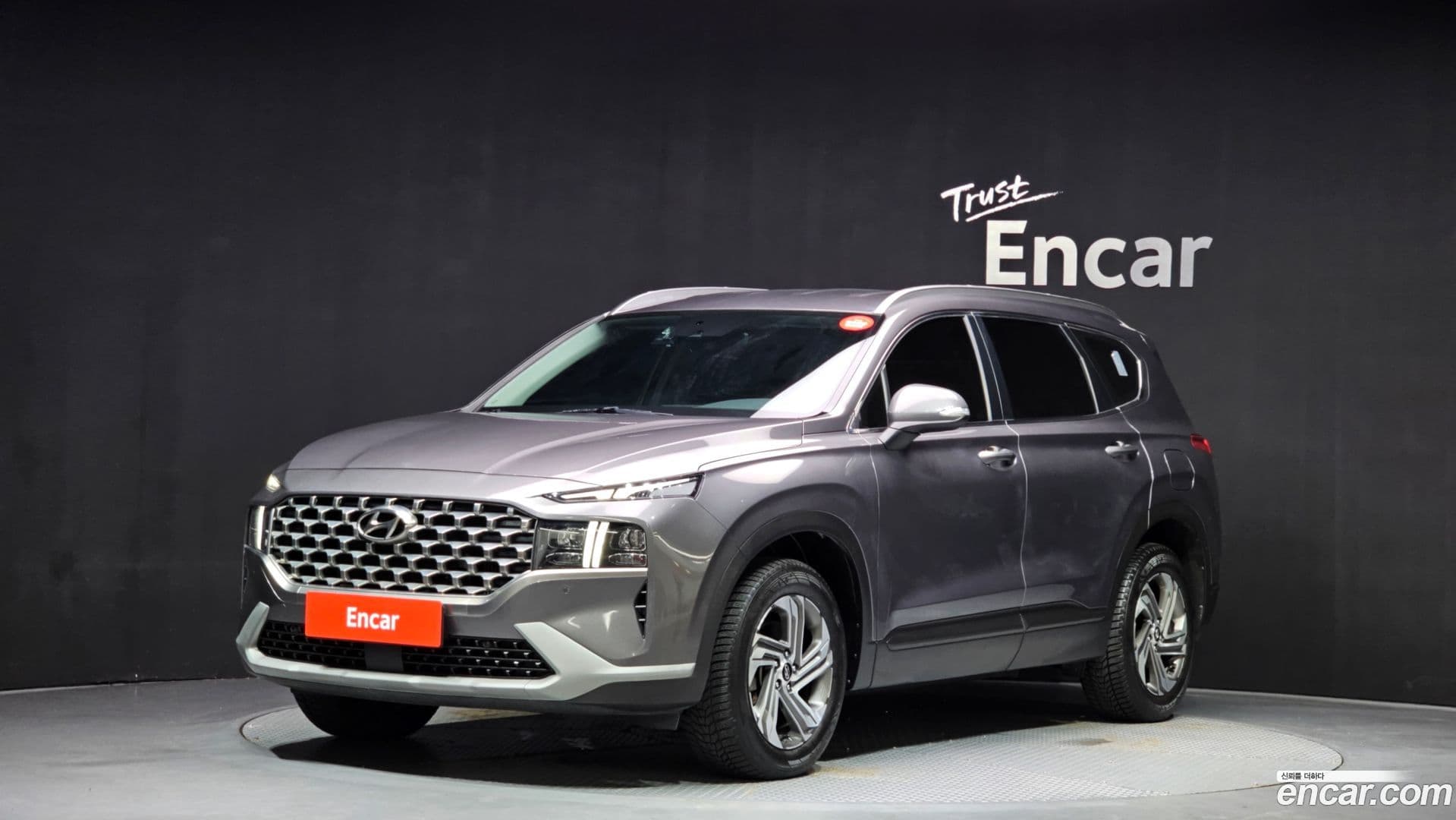 Main__Slider__Photo:Santafe Hyundai 2022.9-0