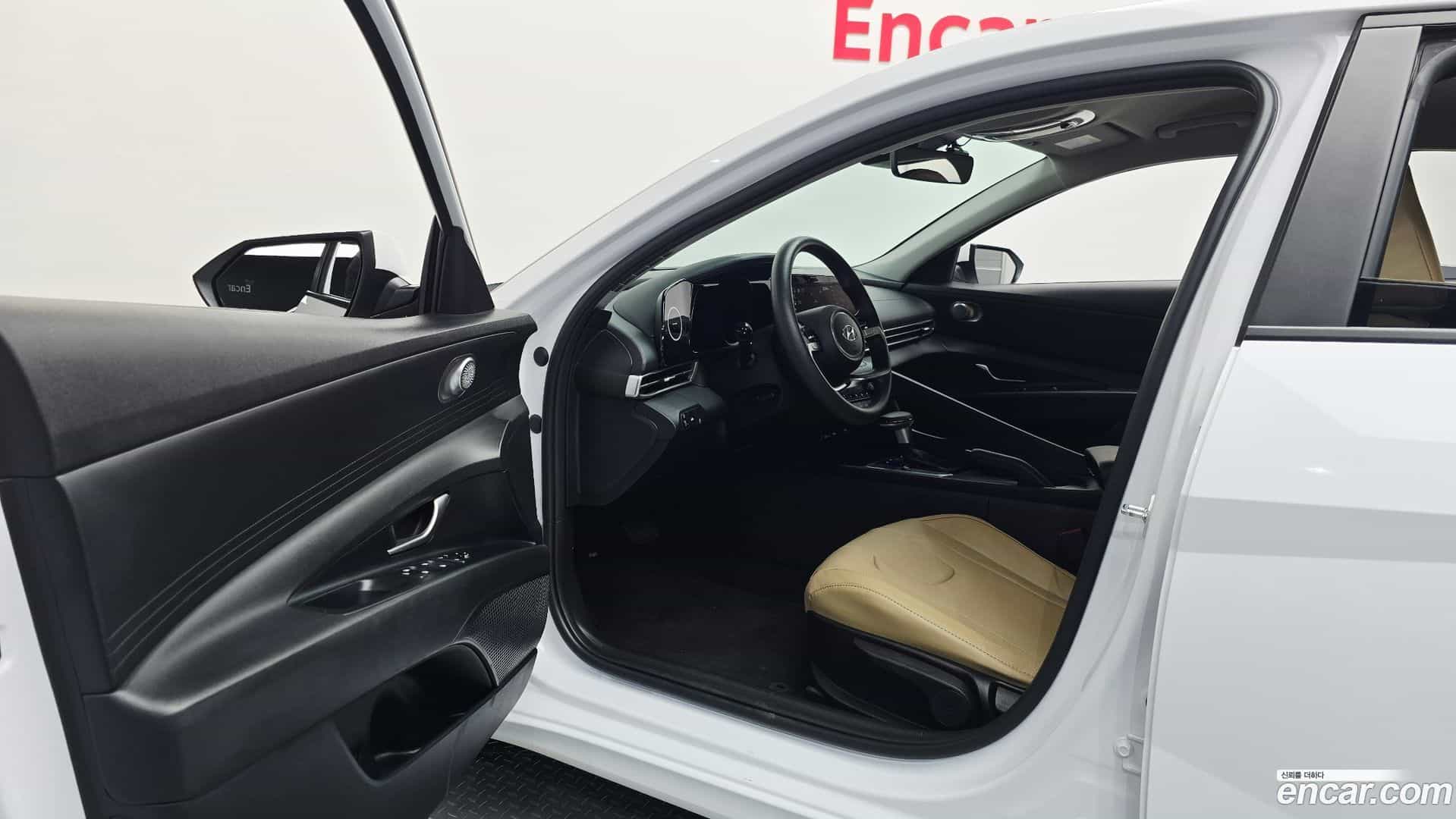 AVANTE Hyundai 2021.5-INNER-010