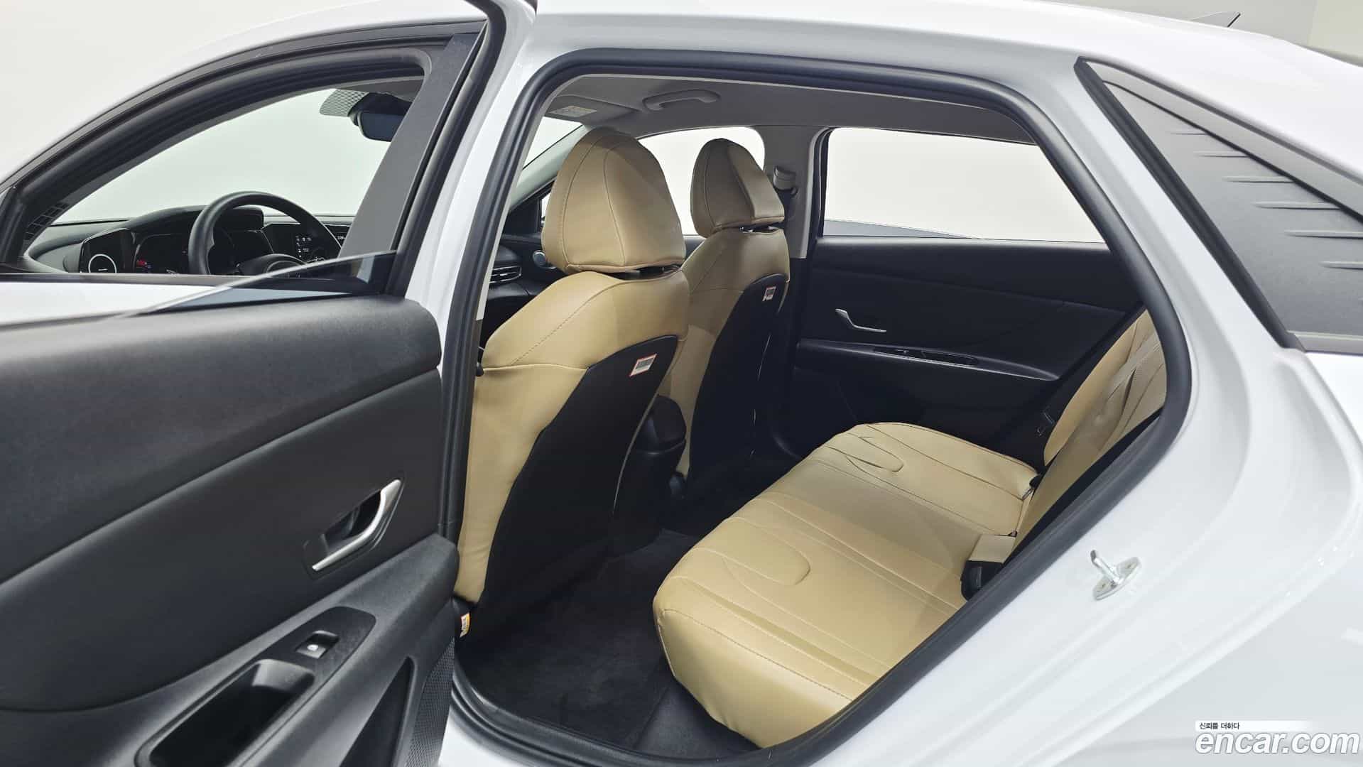 AVANTE Hyundai 2021.5-OPTION-015