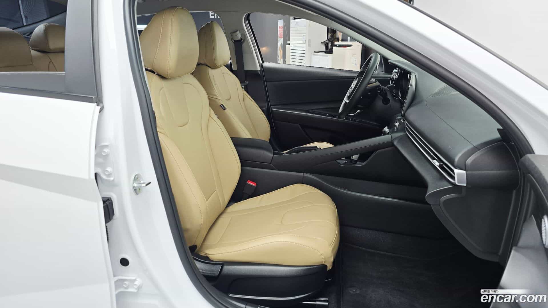 AVANTE Hyundai 2021.5-OPTION-016