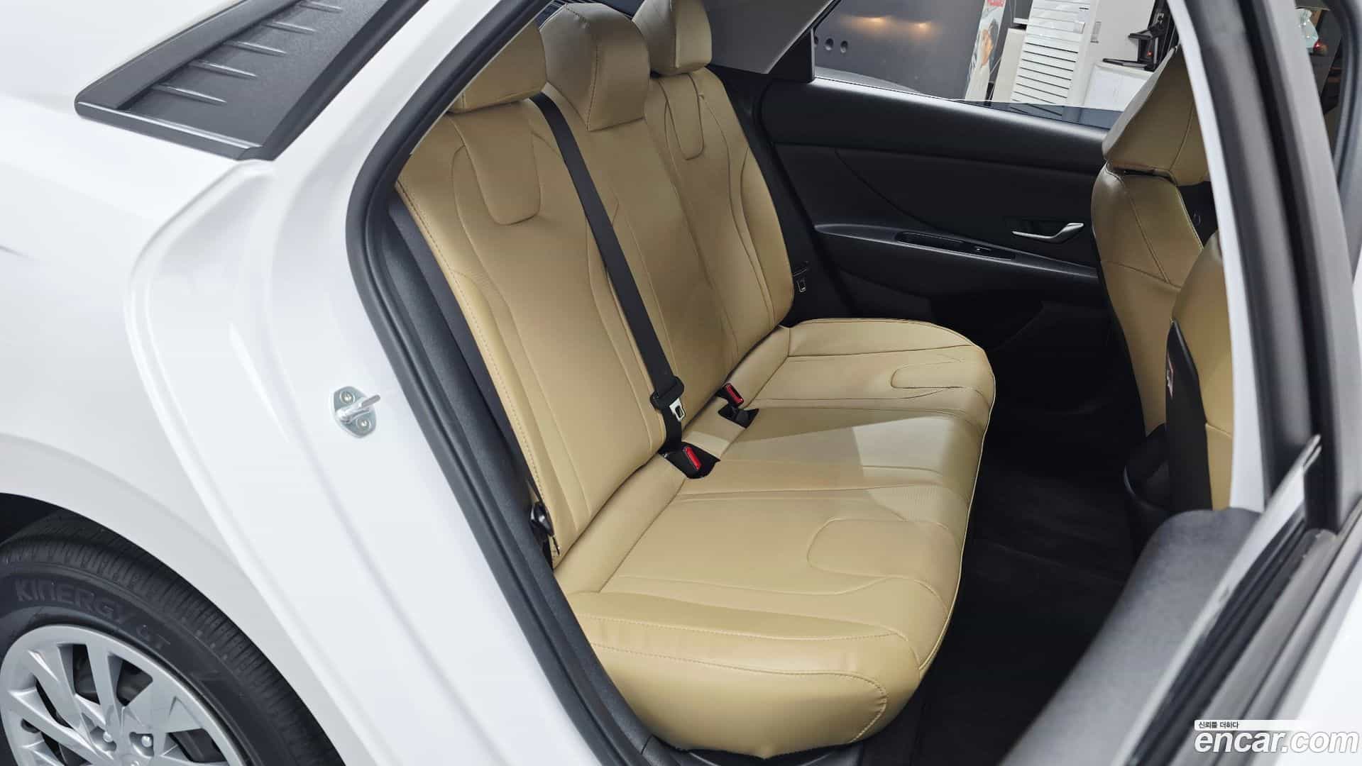 AVANTE Hyundai 2021.5-INNER-036