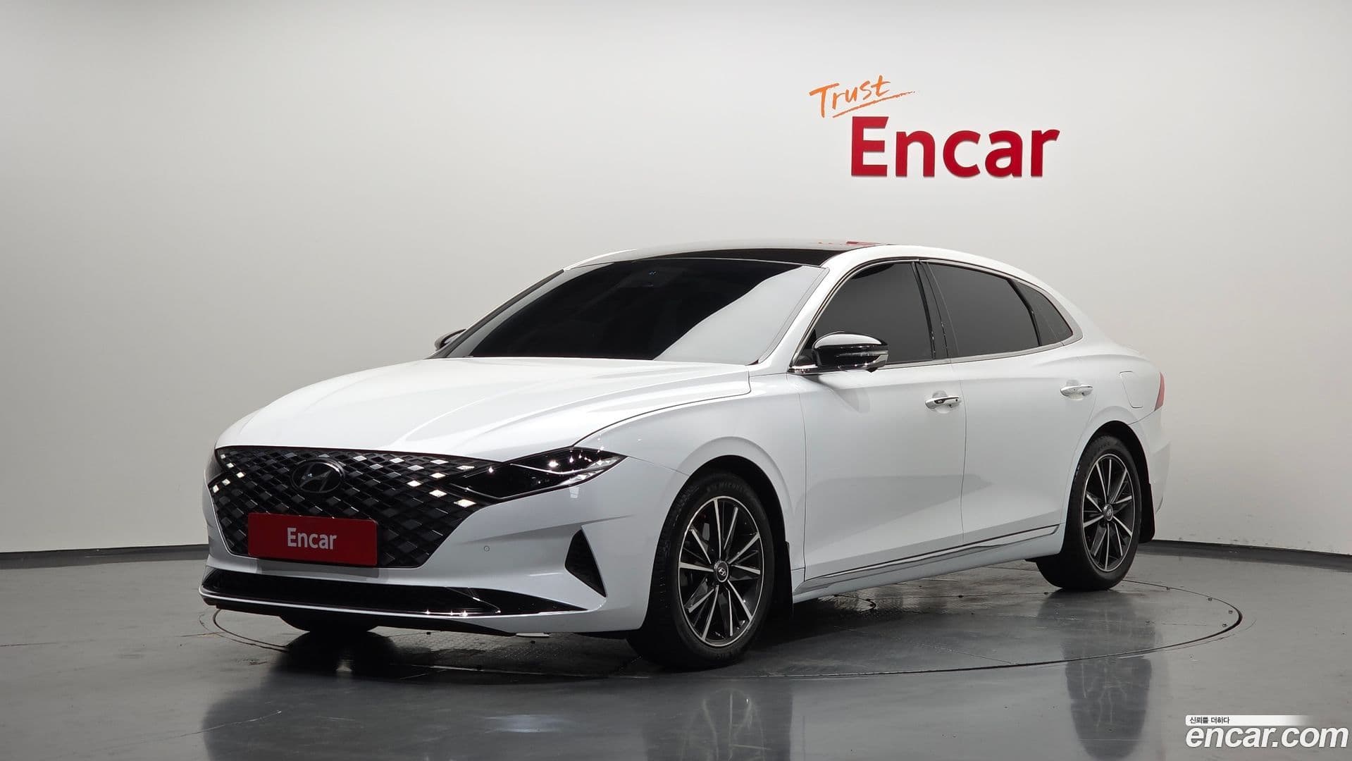 Main__Slider__Photo:Grandeur Hyundai 2020.5-0