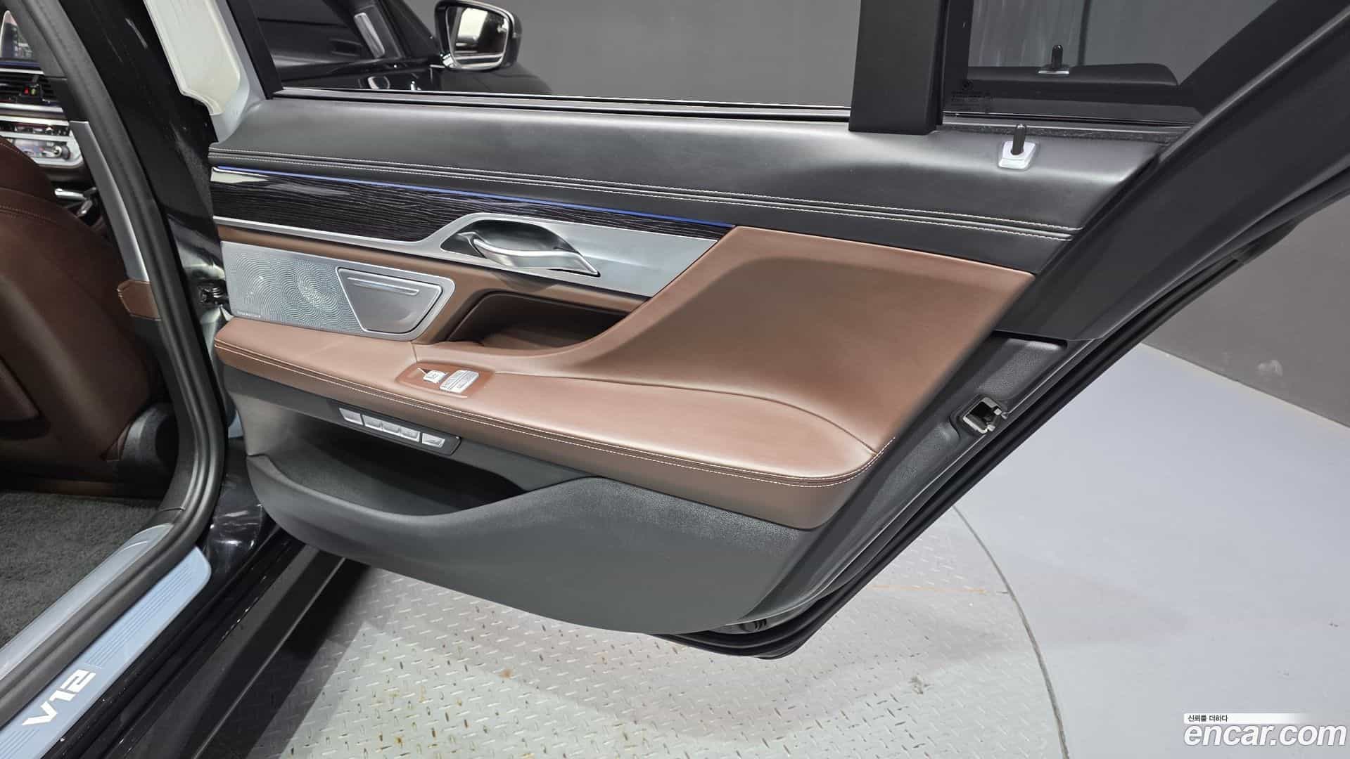 7-Series BMW 2017.11-INNER-035