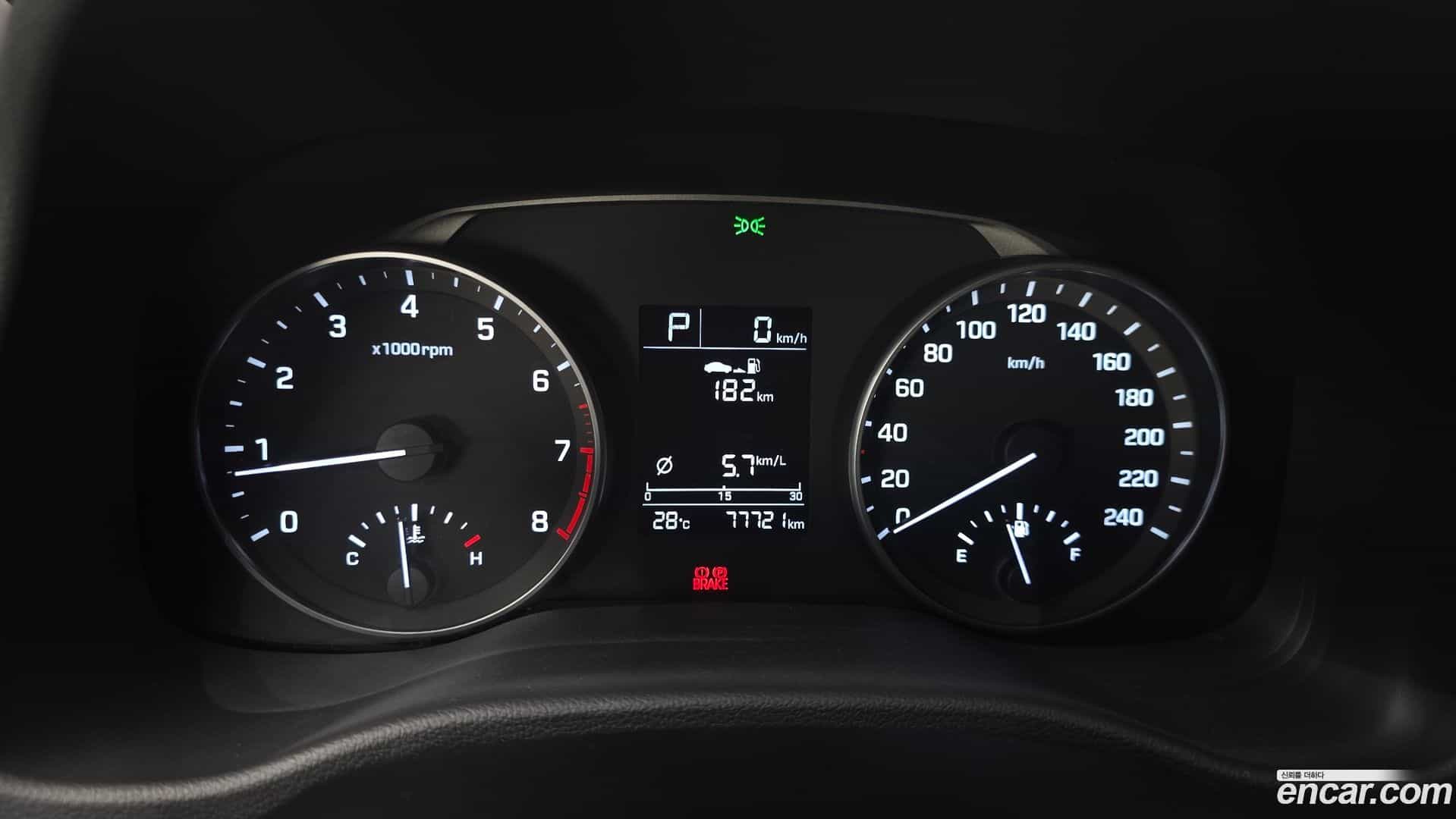 AVANTE Hyundai 2016.6-INNER-008