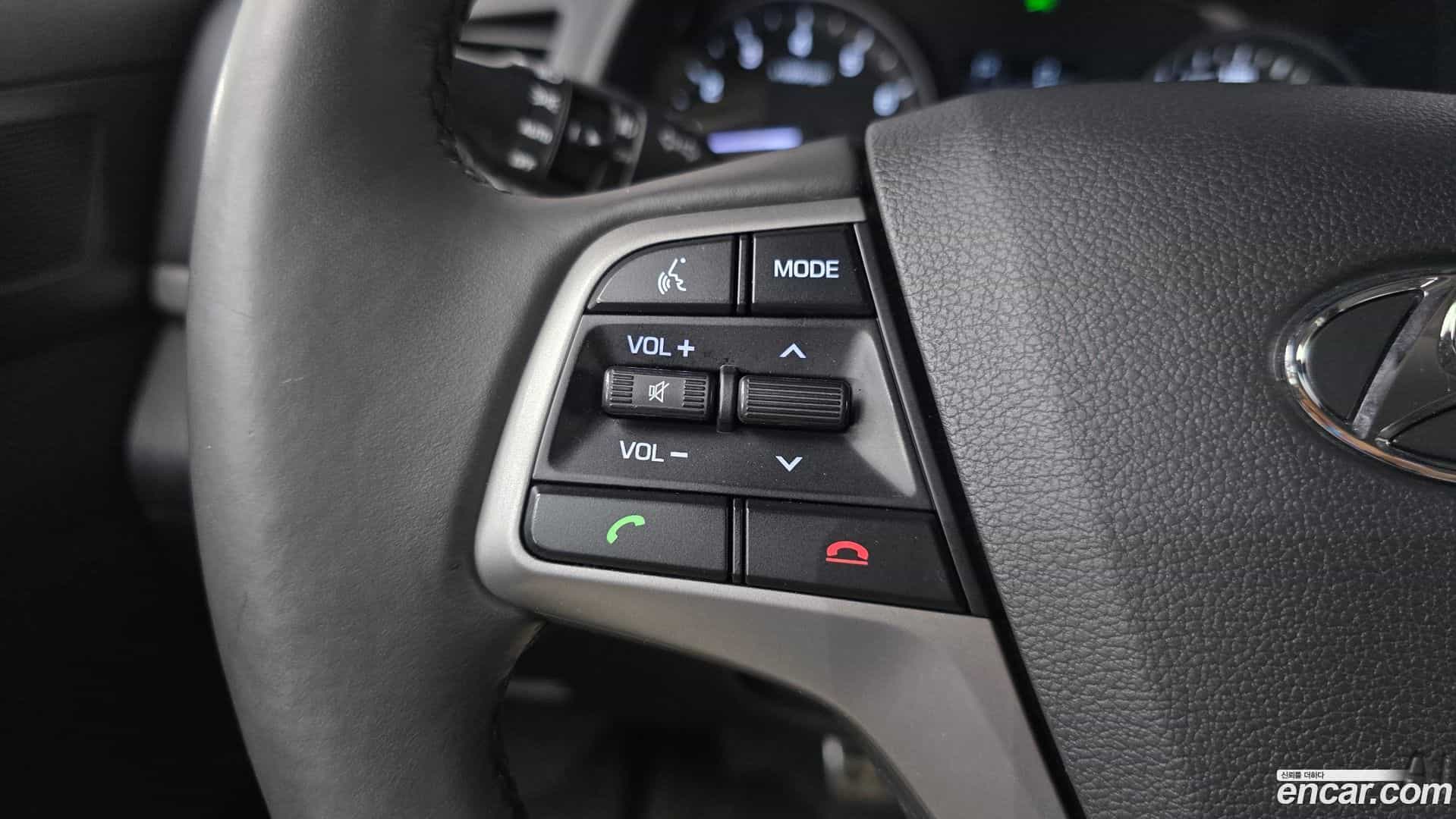 AVANTE Hyundai 2016.6-OPTION-041