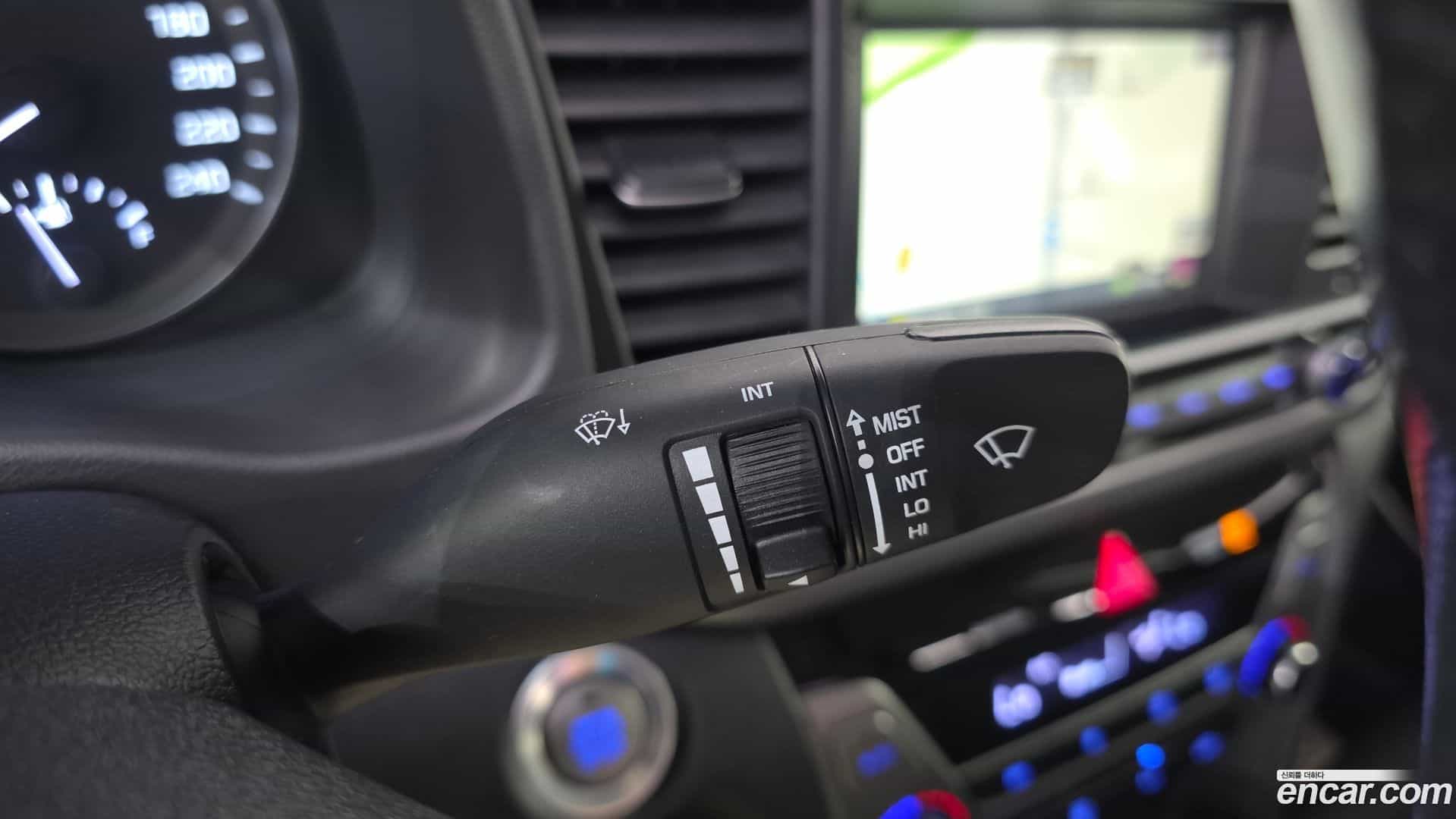 AVANTE Hyundai 2016.6-OPTION-042
