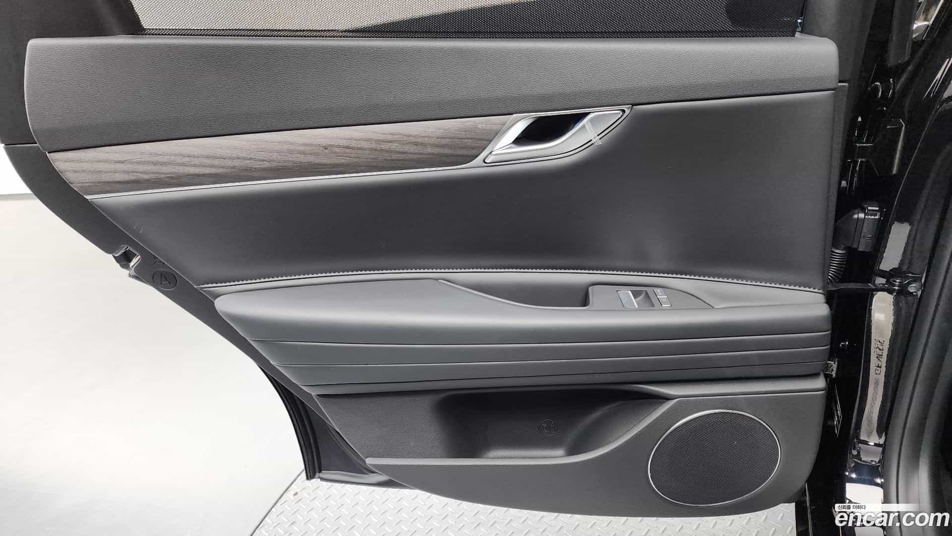 G80 Genesis 2024.2-INNER-035