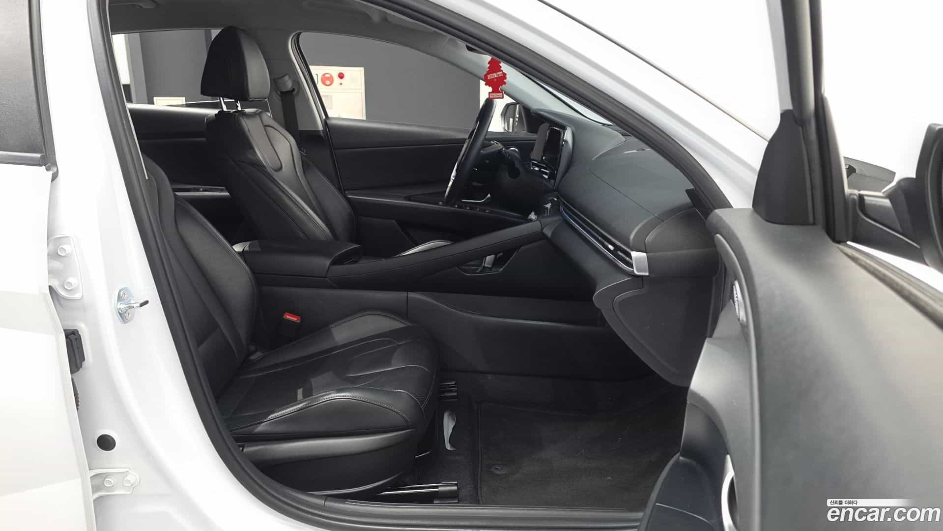 AVANTE Hyundai 2024.10-OPTION-015