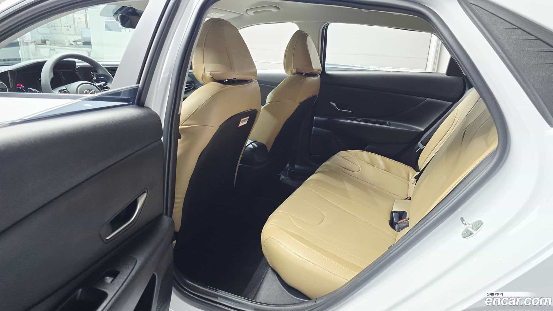 AVANTE Hyundai 2021.6-OPTION-015