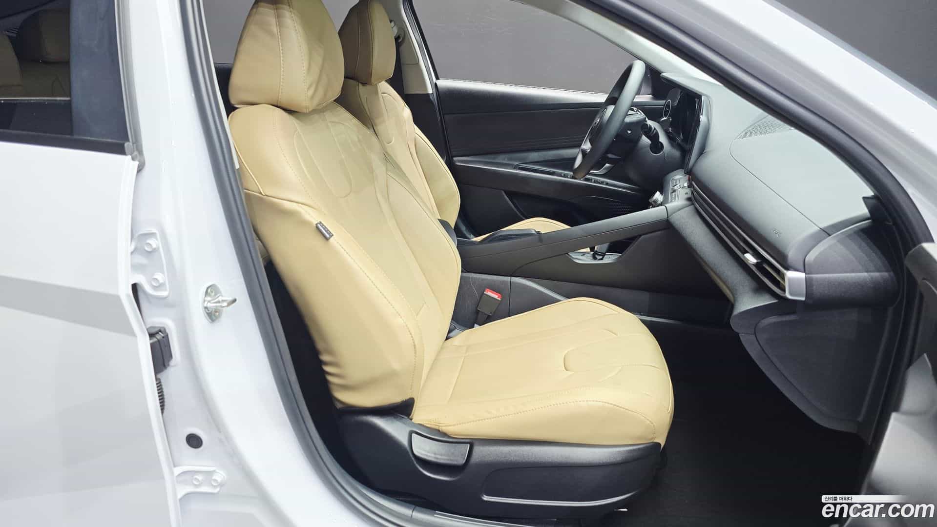AVANTE Hyundai 2021.6-OPTION-016