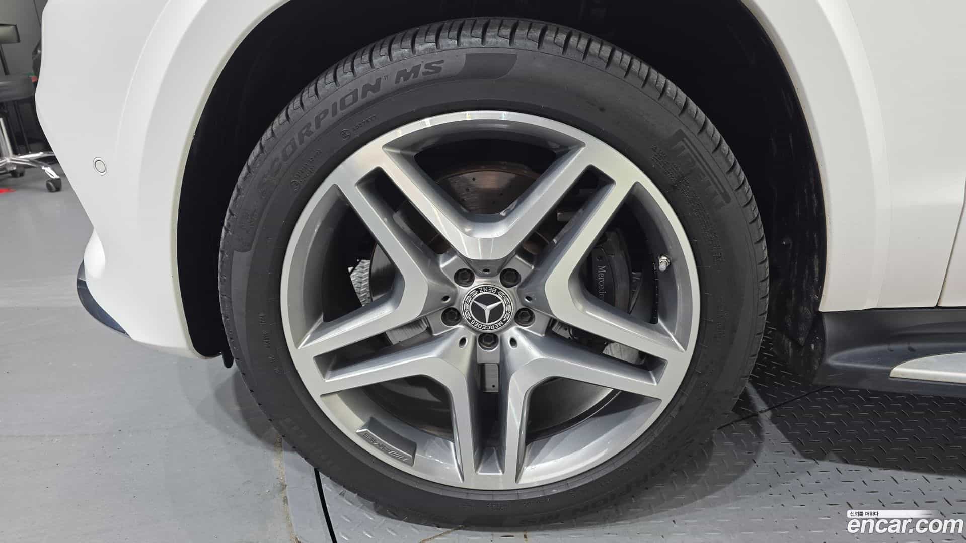 GLS-Class Mercedes-Benz 2018.2-OUTER-005
