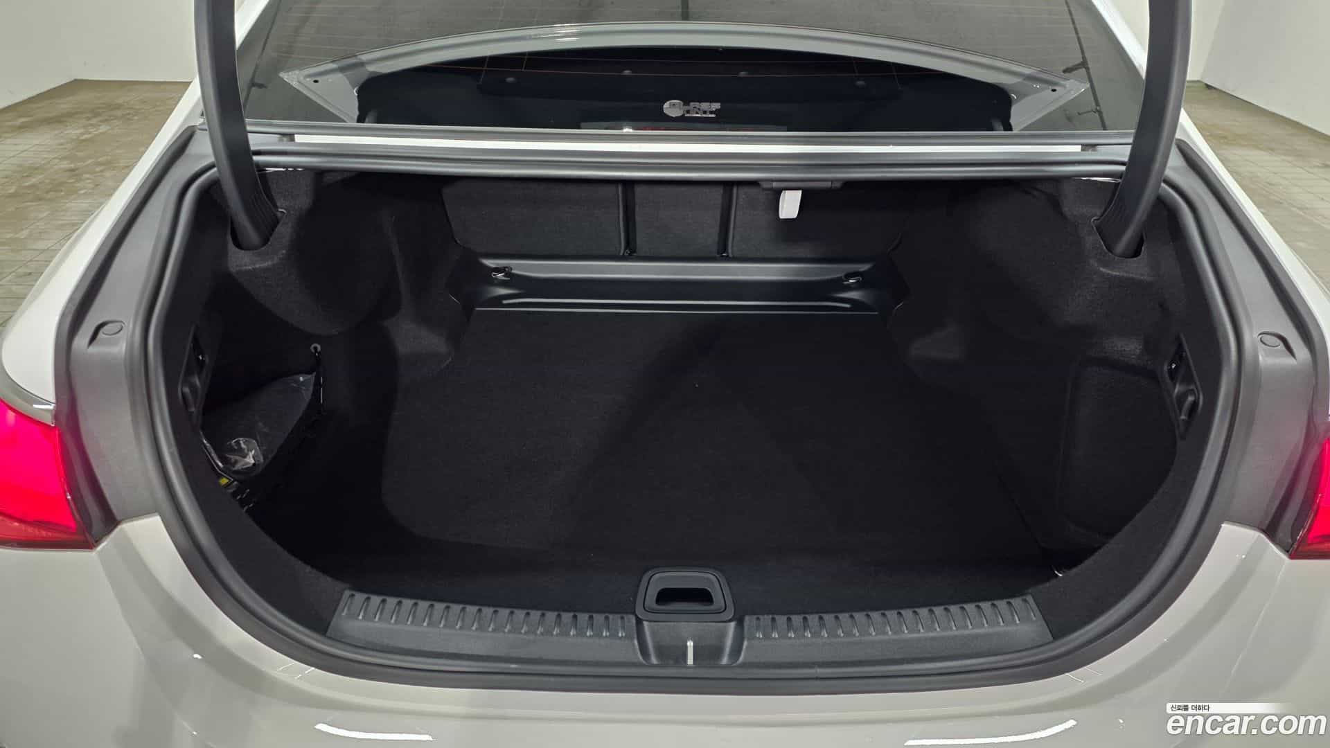 E-Class Mercedes-Benz 2025.5-OPTION-015