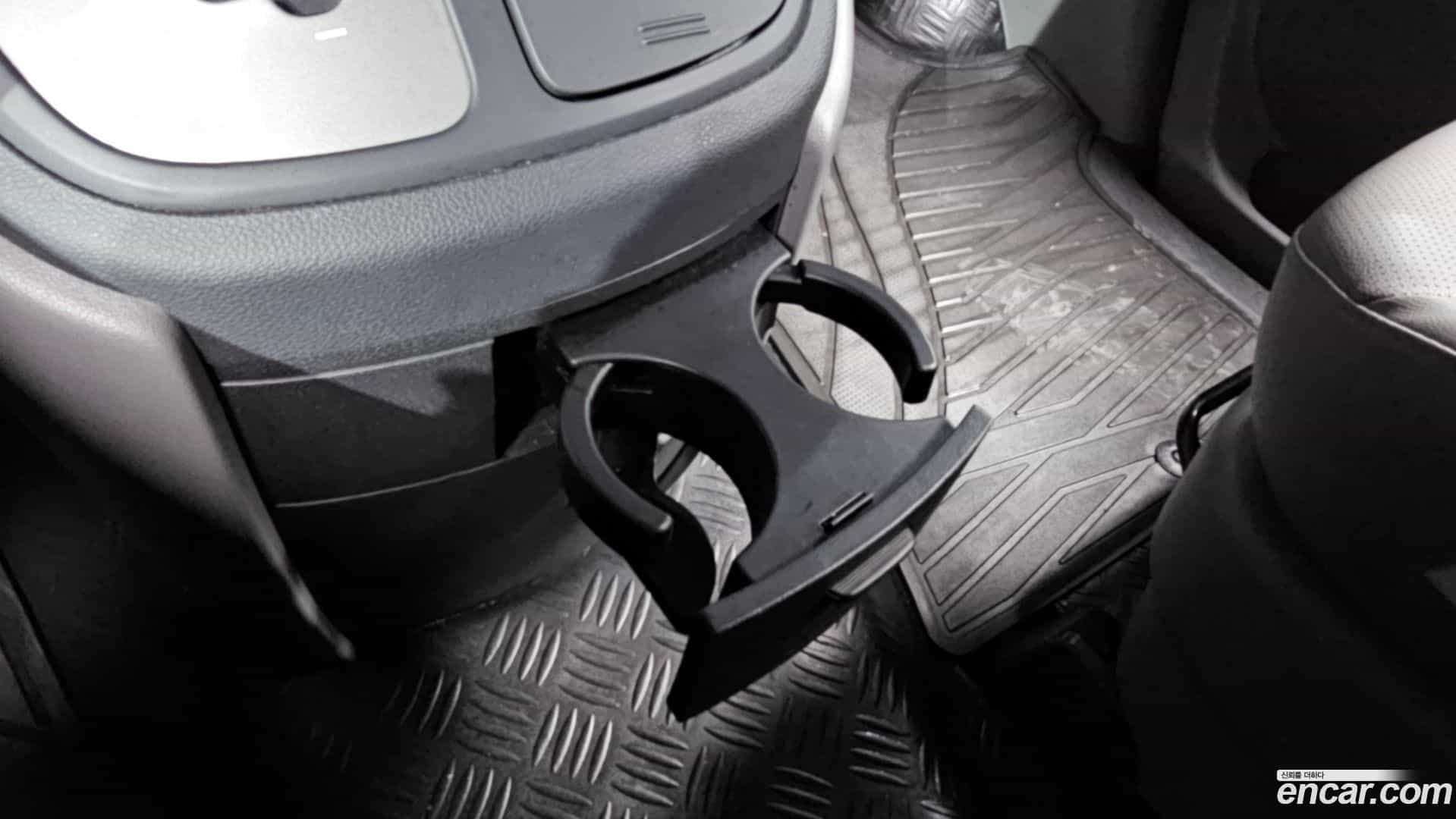 Starex Hyundai 2018.1-INNER-010