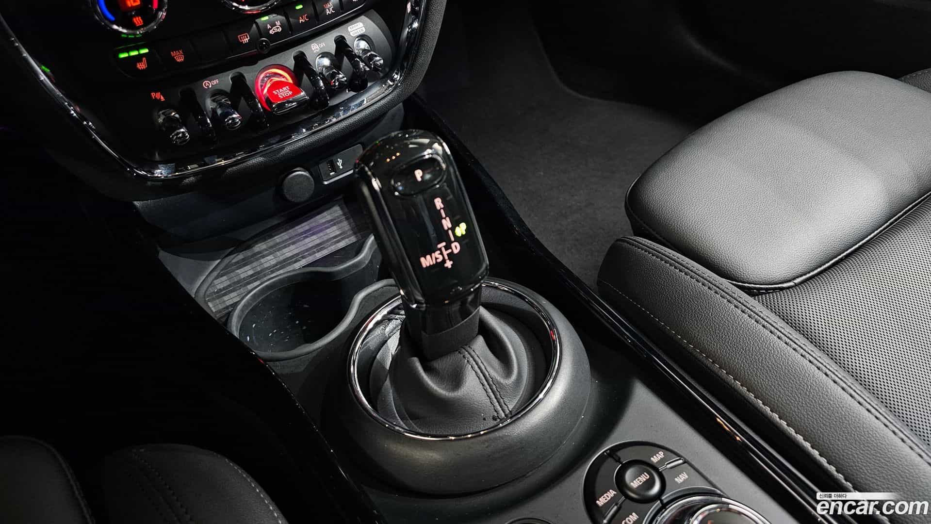 Clubman Mini 2021.0-INNER-009