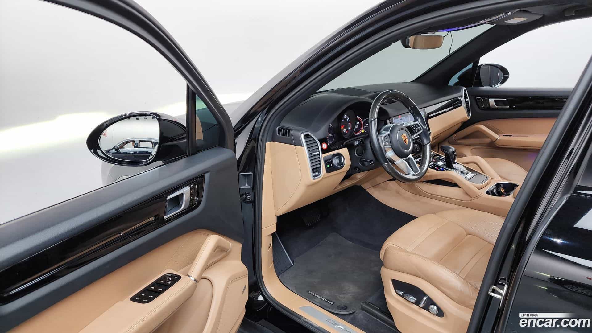 Cayenne Porsche 2020.5-INNER-010