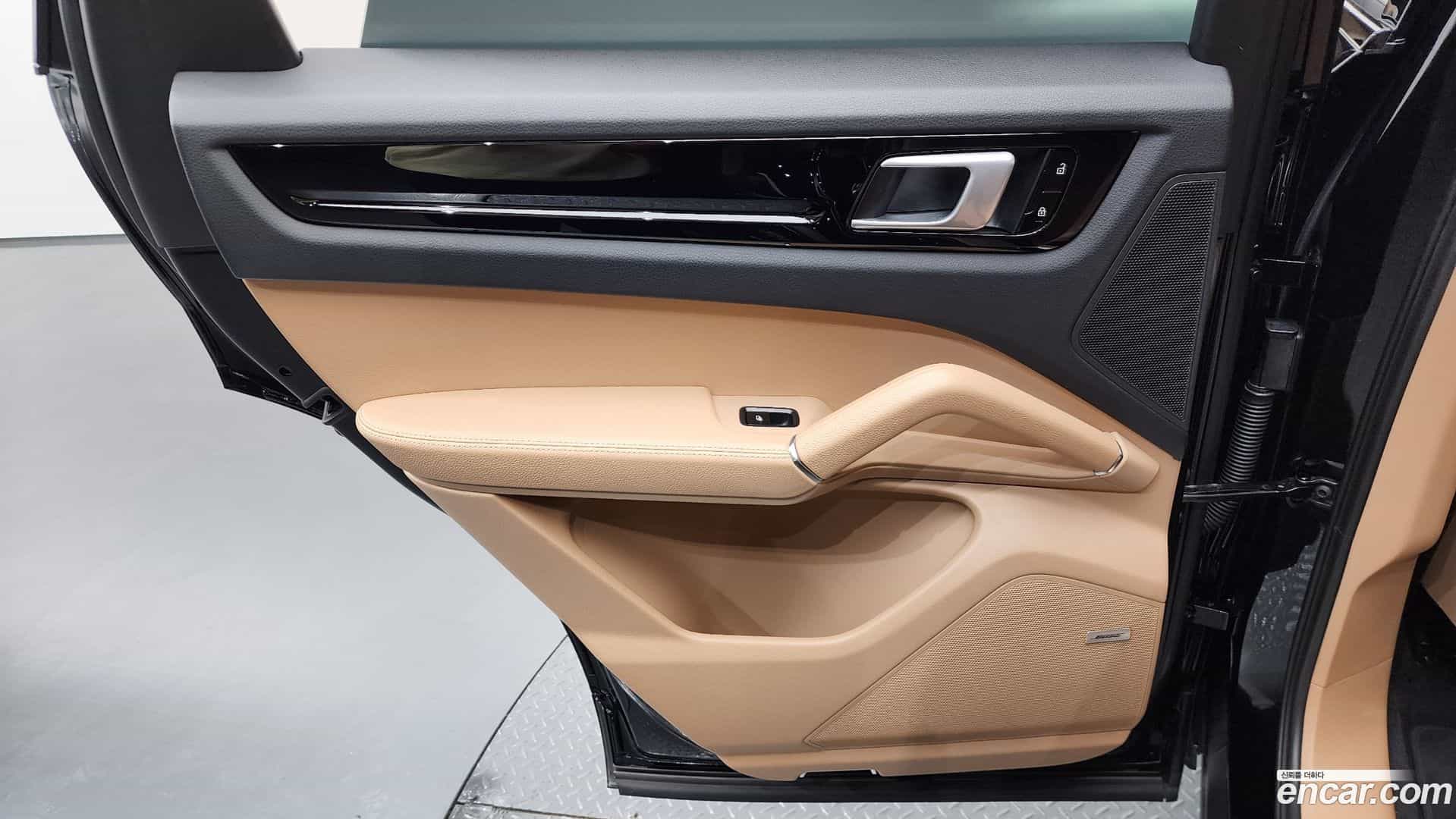 Cayenne Porsche 2020.5-INNER-035
