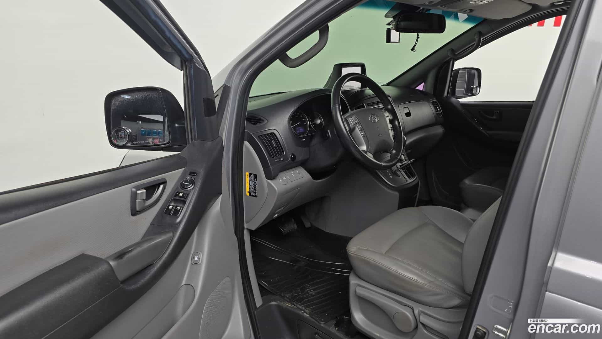 Starex Hyundai 2017.8-INNER-010
