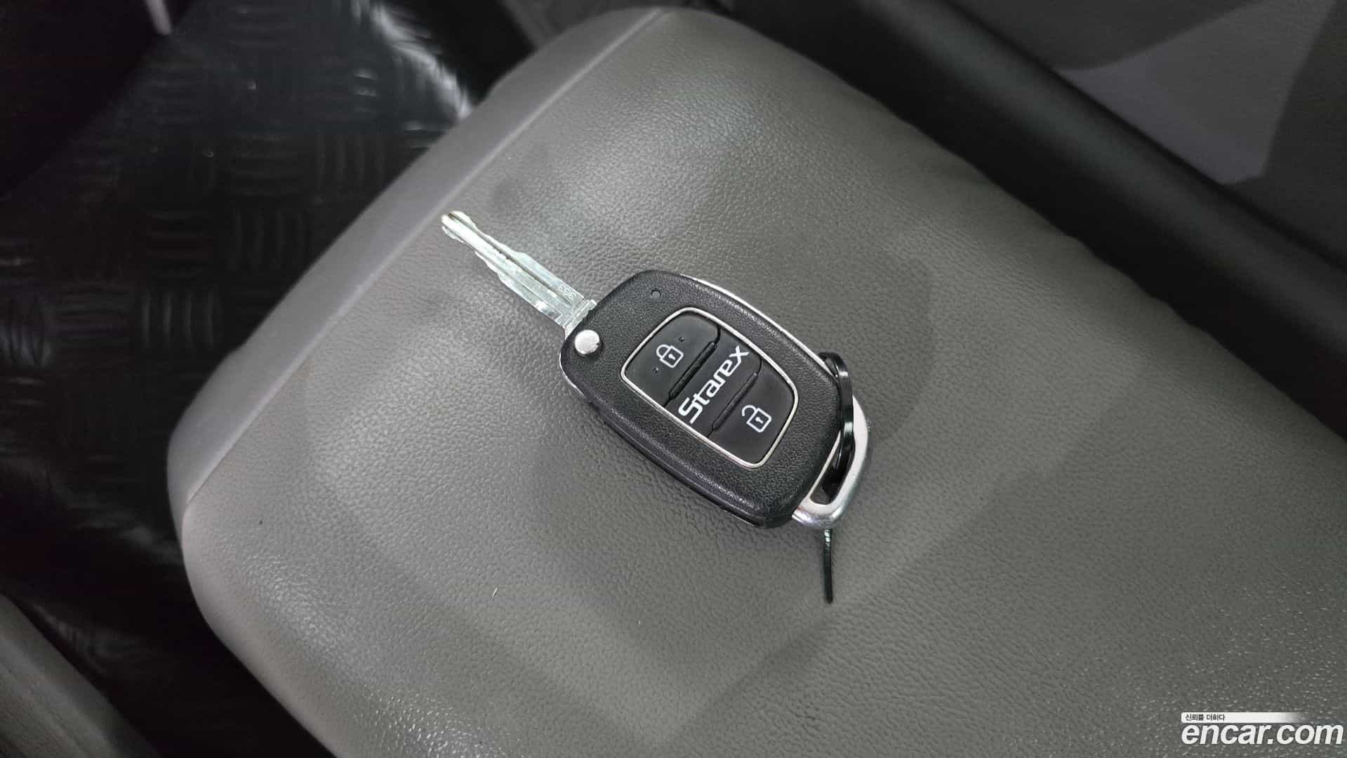 Starex Hyundai 2017.8-OPTION-019