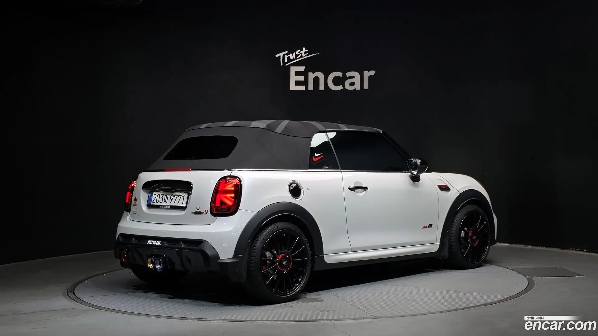 Main__Slider__Photo:Cooper Convertible Mini 2024.5-1