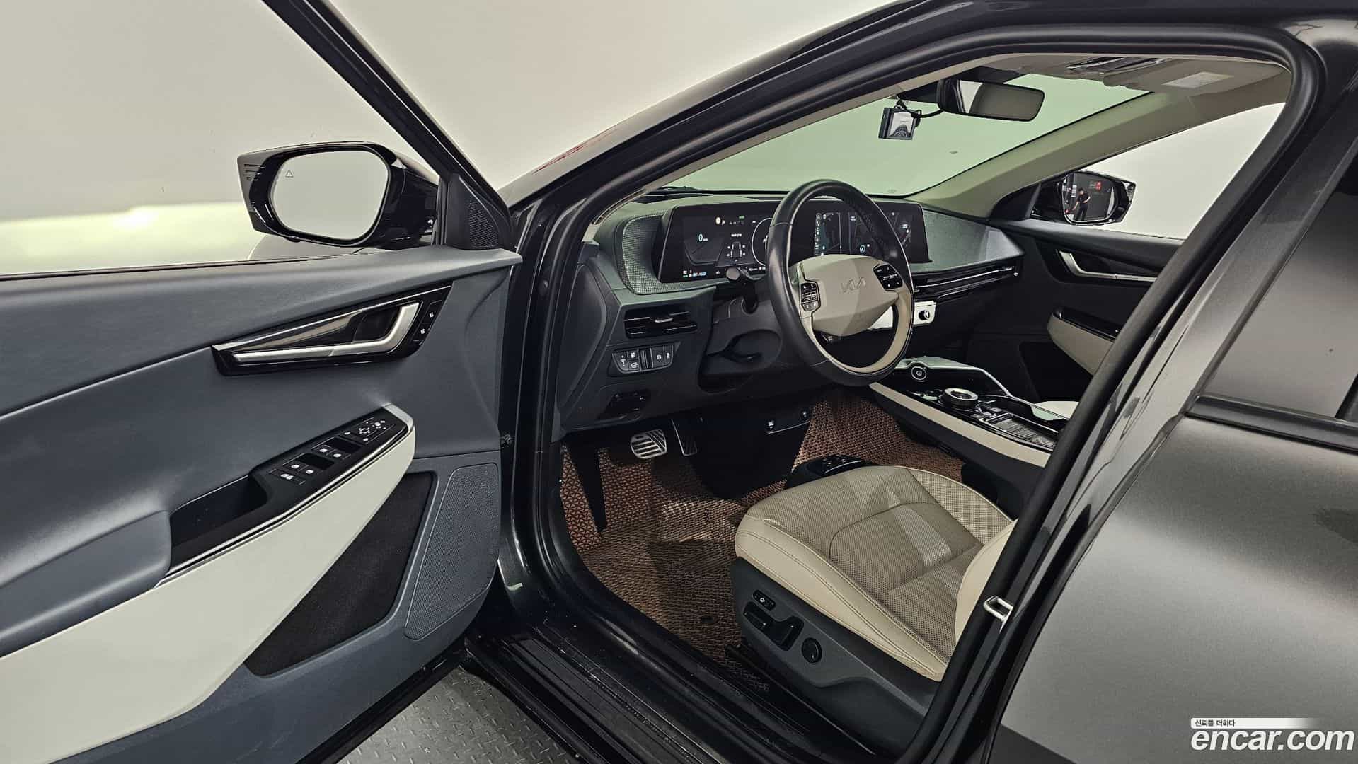 EV6 Kia 2022.1-INNER-010