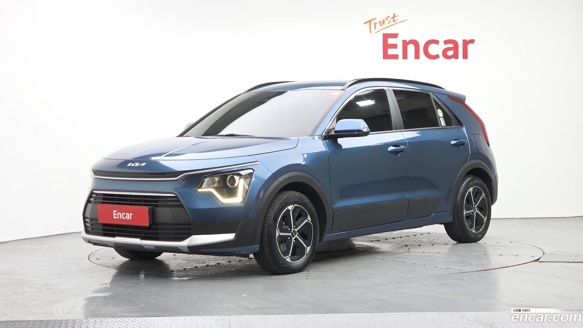 Main__Slider__Photo:Niro Kia 2022.4-0