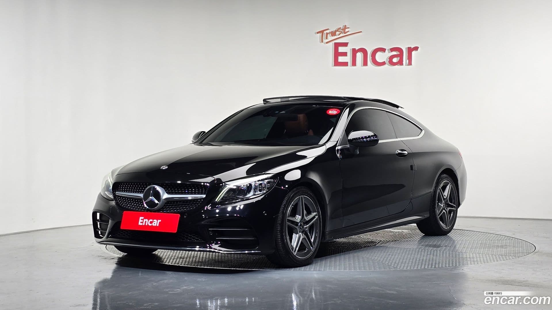 Main__Slider__Photo:C-Class Mercedes-Benz 2020.7-0
