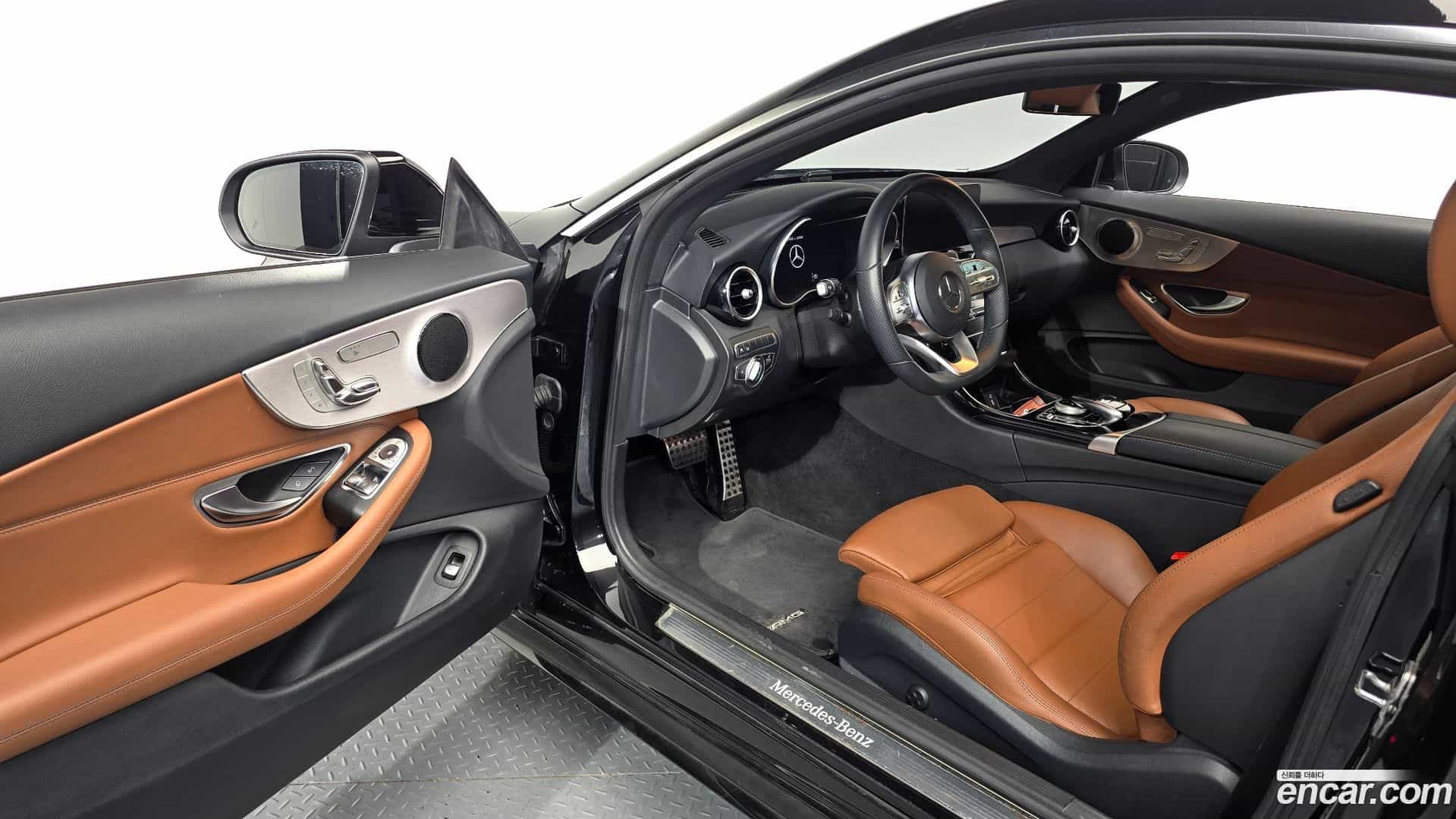 C-Class Mercedes-Benz 2020.7-INNER-010