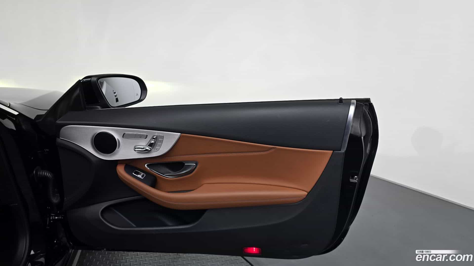 C-Class Mercedes-Benz 2020.7-INNER-035