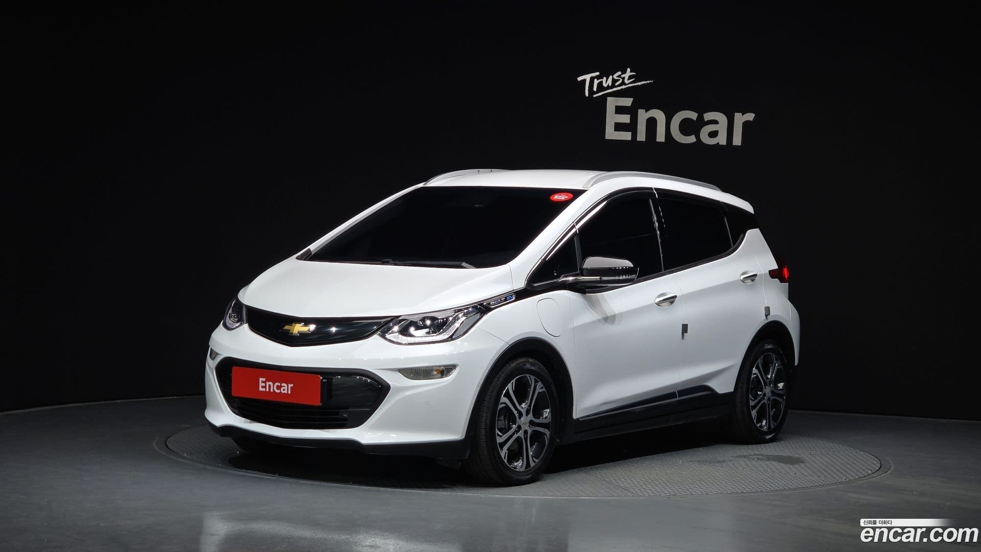 Main__Slider__Photo:Bolt EV Chevrolet 2019.9-0