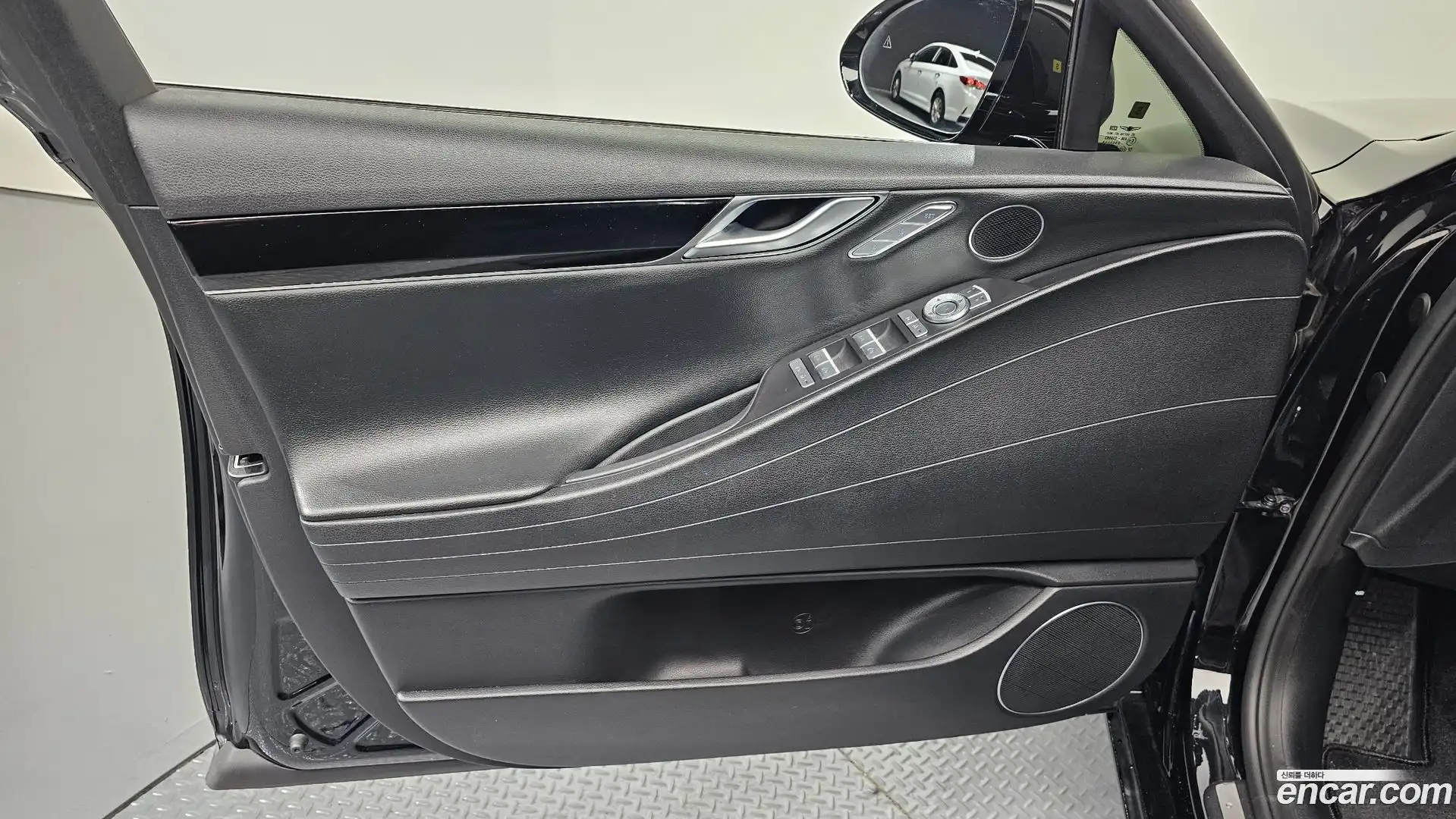 G80 Genesis 2022.3-INNER-034