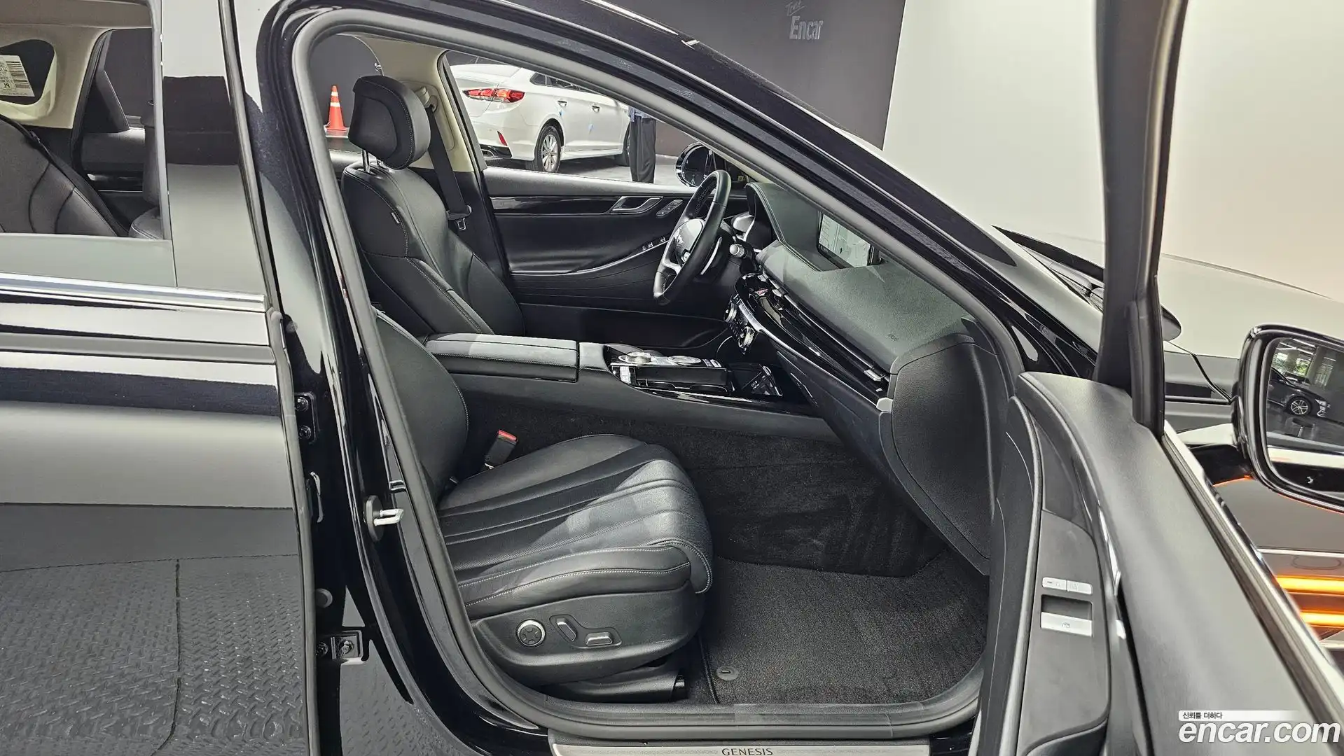 G80 Genesis 2022.3-INNER-036
