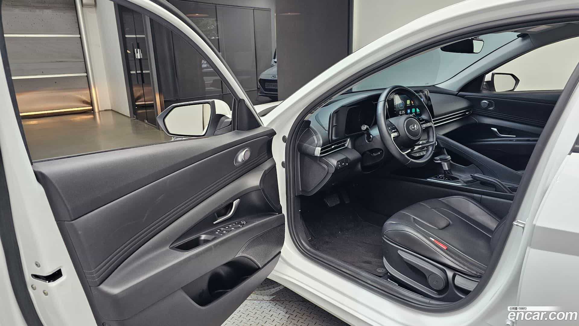 AVANTE Hyundai 2022.1-INNER-010