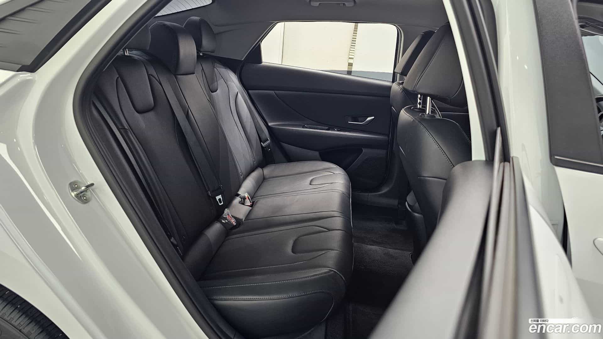 AVANTE Hyundai 2022.1-OPTION-015